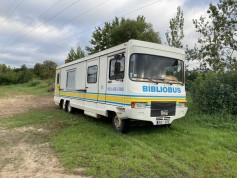 Izsolē Tiek Pārdots Ogres Centrālās Bibliotēkas Vecais Bibliobuss